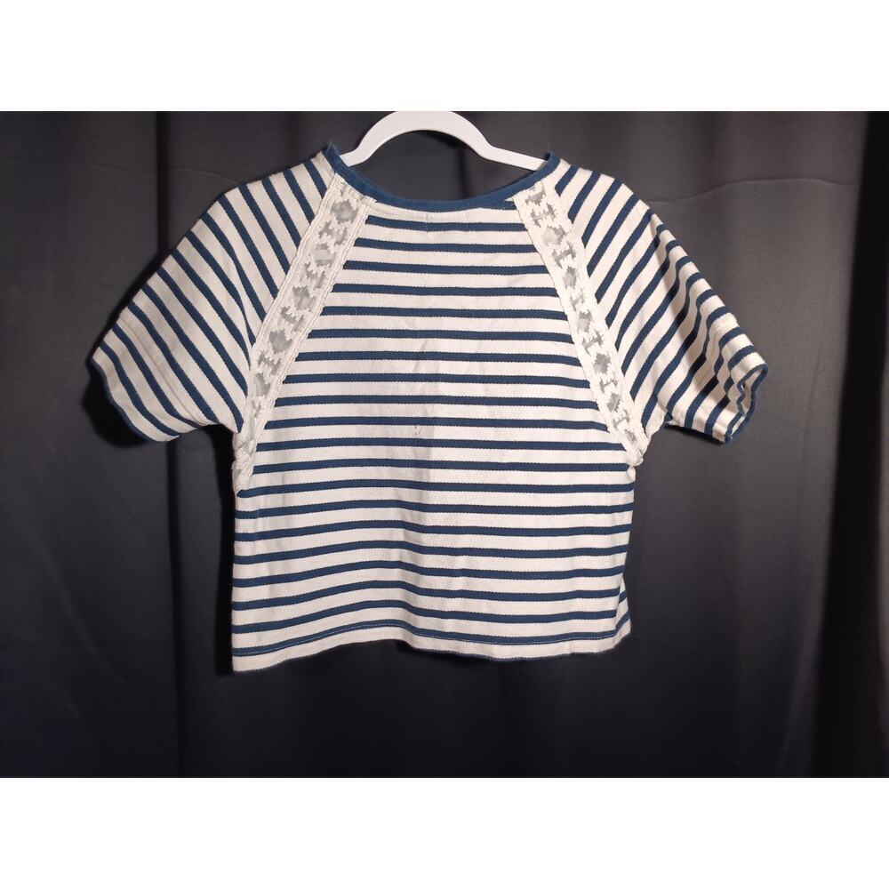 Old Navy Women’s M Blue White Coastal Stripe Top Lace Cut Out Summer Tee - Picture 7 of 8